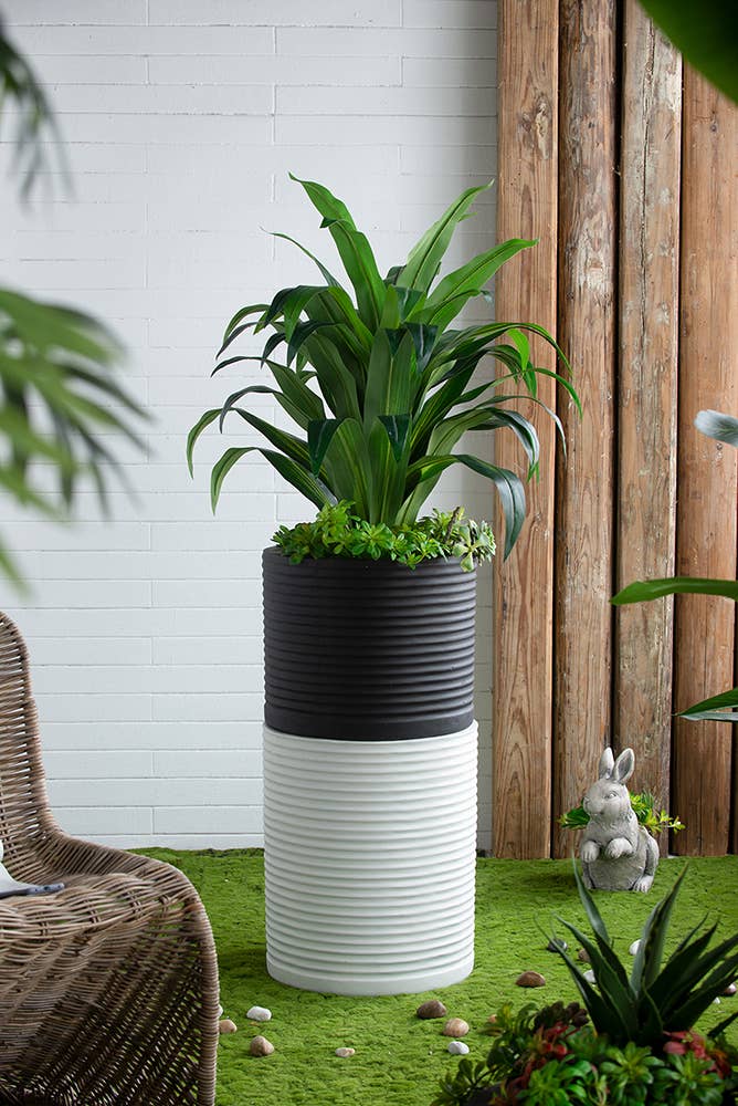 18.5X18.5X15" Black Ridged Round Cement Planter