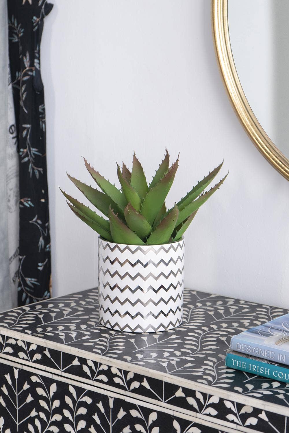 Planter White and Silver Zig Zag Pattern